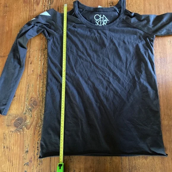 NWT Chaser Cold Shoulder Long Sleeve Lightening Bolt T-Shirt, Black, Size Small - Picture 12 of 13